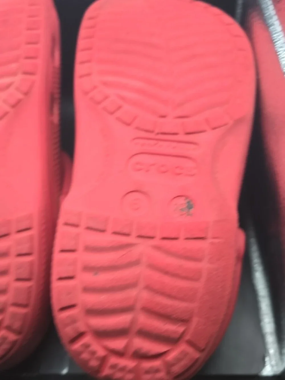 CROCS Men's Classic Clog in Red